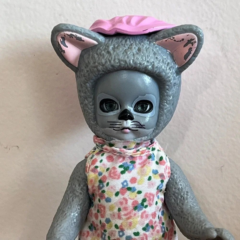 Vintage Madame Alexander Grey Cat Doll Floral Dress Pink‎ Bonnet CNA Marked 5